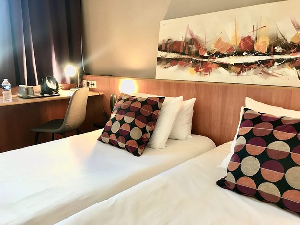 Imagen de la habitación del Hotel H&ocirc;tel Kyriad Martigues Sud. Foto 7