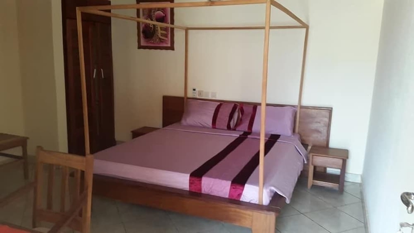 Imagen de la habitación del Hotel H&ocirc;tel LA FLOTTE. Foto 9