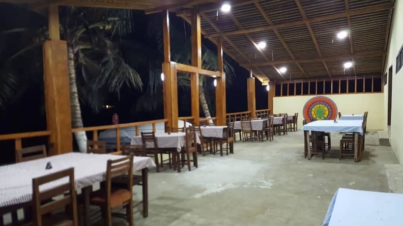 Imagen del bar/restaurante del Hotel H&ocirc;tel LA FLOTTE. Foto 5