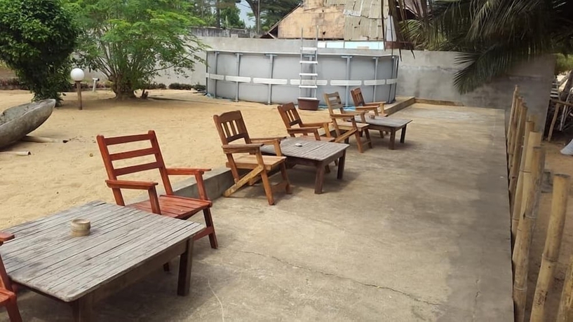 Imagen del bar/restaurante del Hotel H&ocirc;tel LA FLOTTE. Foto 8