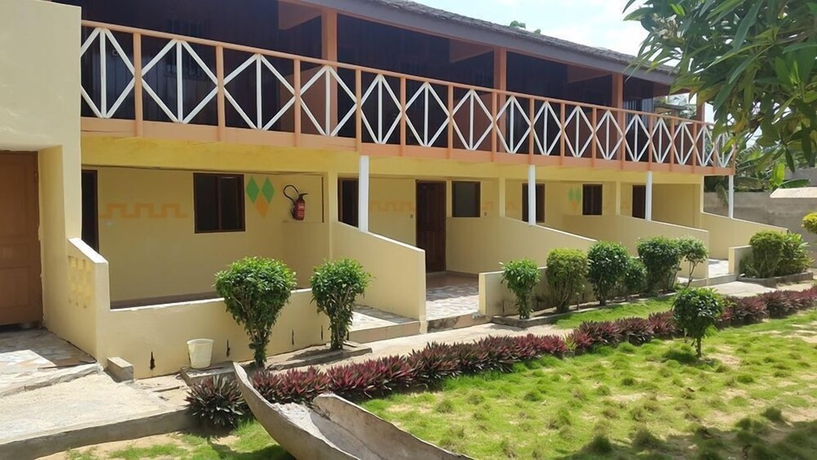 Imagen general del Hotel H&ocirc;tel LA FLOTTE. Foto 4