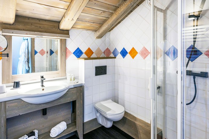Imagen de la habitación del Hotel H&ocirc;tel L'Aigle du Montana by Les Etincelles. Foto 4