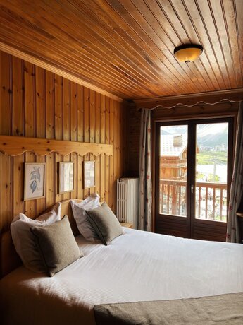 Imagen de la habitación del Hotel H&ocirc;tel L'Arbina. Foto 16