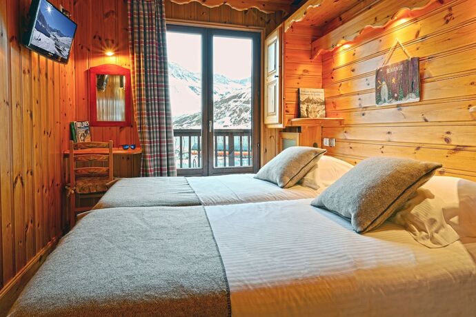 Imagen de la habitación del Hotel H&ocirc;tel L'Arbina. Foto 19