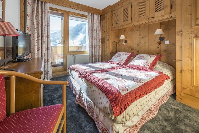 Imagen de la habitación del Hotel H&ocirc;tel L\'Eterlou. Foto 8