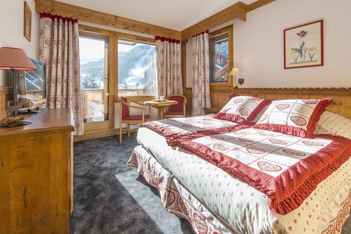 Imagen de la habitación del Hotel H&ocirc;tel L\'Eterlou. Foto 10
