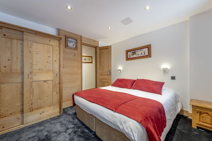 Imagen de la habitación del Hotel H&ocirc;tel L\'Eterlou. Foto 14