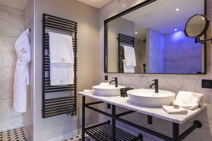 Imagen de la habitación del Hotel H&ocirc;tel L'Incomparable by Les Etincelles. Foto 5