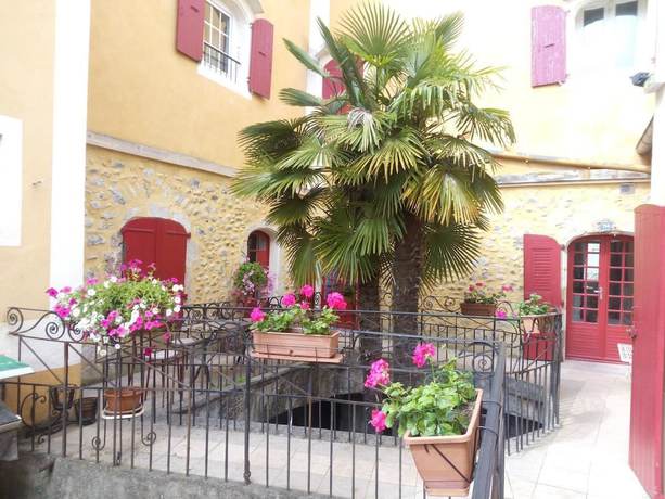 Imagen general del Hotel H&ocirc;tel L\'Oronge. Foto 3