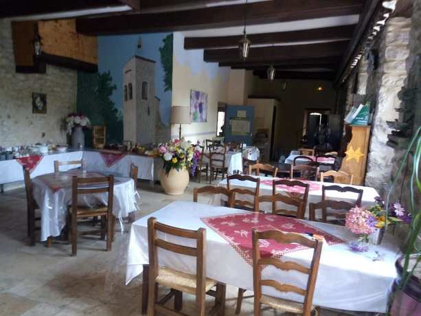 Imagen del bar/restaurante del Hotel H&ocirc;tel L\'Oronge. Foto 8
