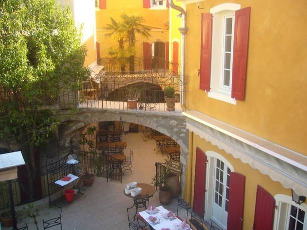 Imagen general del Hotel H&ocirc;tel L\'Oronge. Foto 4