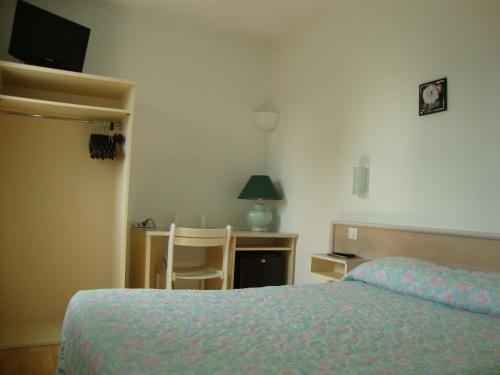 Imagen de la habitación del Hotel H&ocirc;tel La B&eacute;rang&egrave;re, Perouges. Foto 9