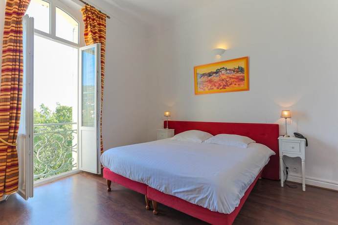 Imagen de la habitación del Hotel Hôtel La Bellaudière. Foto 3