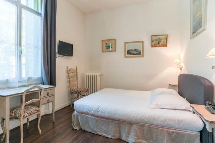 Imagen de la habitación del Hotel Hôtel La Bellaudière. Foto 5