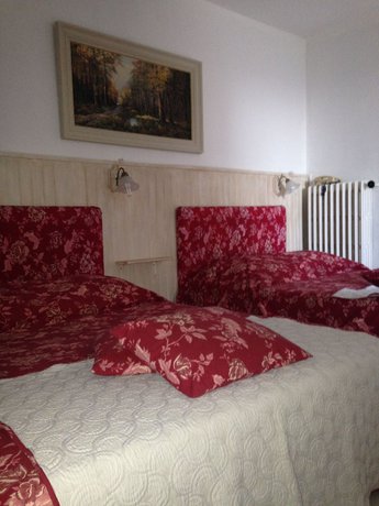 Imagen de la habitación del Hotel Hôtel La Bellaudière. Foto 6