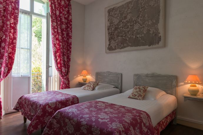 Imagen de la habitación del Hotel Hôtel La Bellaudière. Foto 14