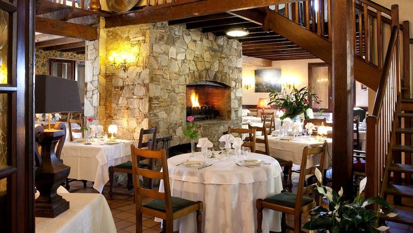 Imagen del bar/restaurante del Hotel H&ocirc;tel La Bombardi&egrave;re. Foto 6