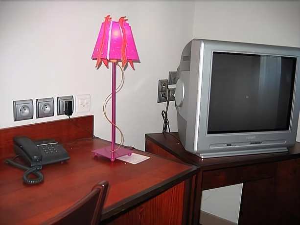 Imagen de la habitación del Hotel H&ocirc;tel La Bombardi&egrave;re. Foto 12