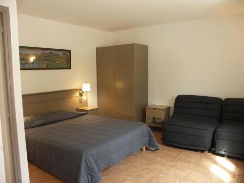 Imagen de la habitación del Hotel H&ocirc;tel La Bonne Auberge. Foto 9