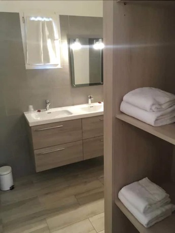 Imagen de la habitación del Hotel Hôtel La Casa Rossa and Spa. Foto 14