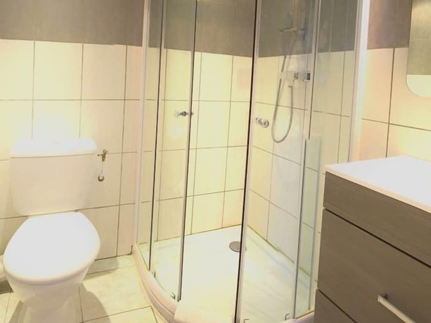 Imagen de la habitación del Hotel H&ocirc;tel La Chaumi&egrave;re, Marseillan. Foto 5