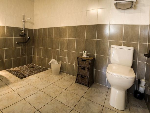Imagen de la habitación del Hotel H&ocirc;tel La Chaumi&egrave;re, Marseillan. Foto 7