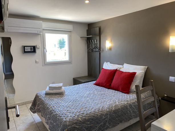 Imagen de la habitación del Hotel H&ocirc;tel La Chaumi&egrave;re, Marseillan. Foto 8