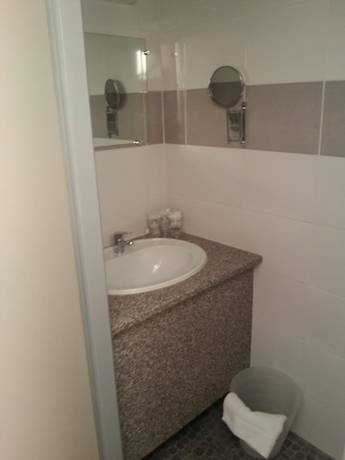 Imagen de la habitación del Hotel H&ocirc;tel La Chaumi&egrave;re, Marseillan. Foto 10