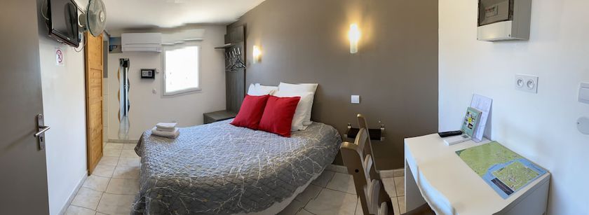 Imagen de la habitación del Hotel H&ocirc;tel La Chaumi&egrave;re, Marseillan. Foto 20