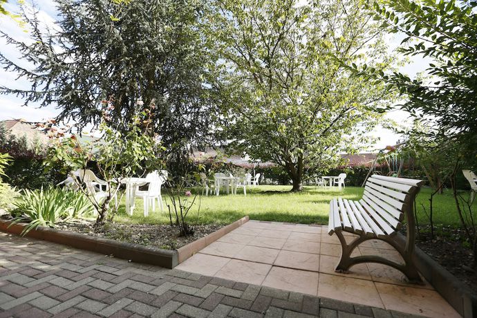 Imagen de los exteriores del Hotel Hôtel La Clef Des Champs. Foto 11