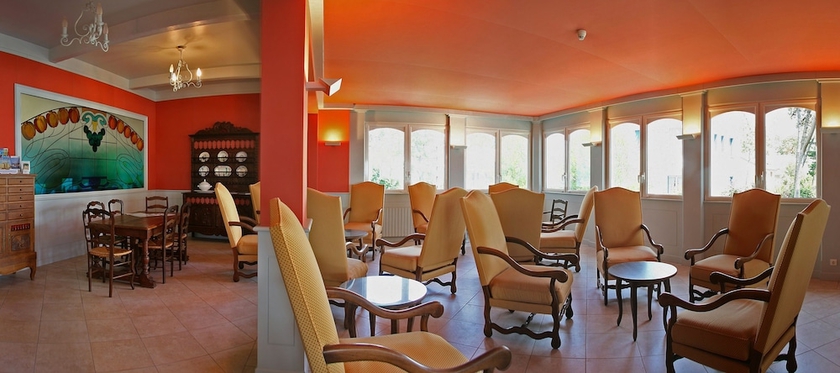 Imagen del bar/restaurante del Hotel H&ocirc;tel La Concorde. Foto 2