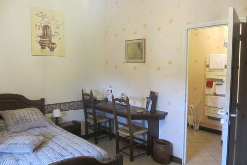 Imagen de la habitación del Hotel H&ocirc;tel La Cr&egrave;che. Foto 2