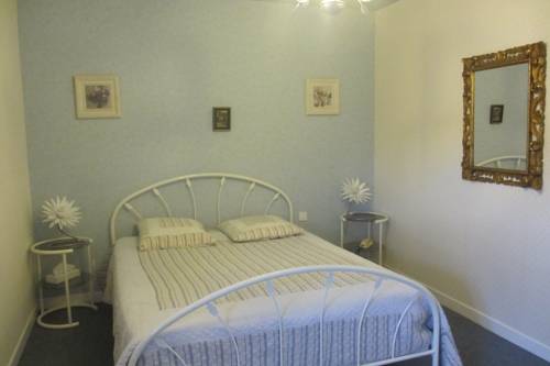 Imagen de la habitación del Hotel H&ocirc;tel La Cr&egrave;che. Foto 3