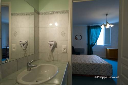 Imagen de la habitación del Hotel H&ocirc;tel La Cr&egrave;che. Foto 5
