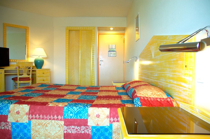 Imagen de la habitación del Hotel H&ocirc;tel La Galleria. Foto 6