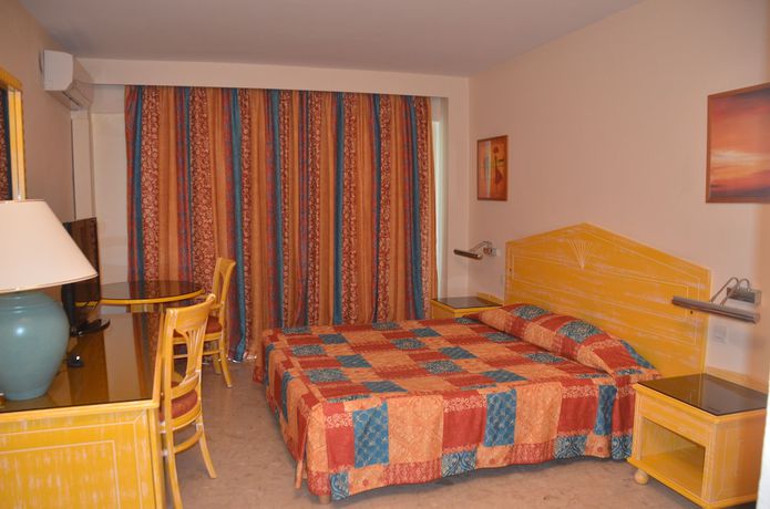 Imagen de la habitación del Hotel H&ocirc;tel La Galleria. Foto 16