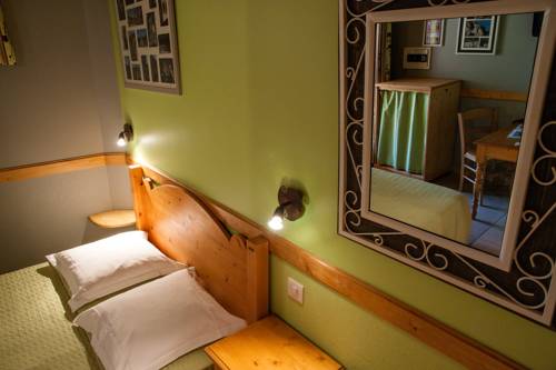 Imagen de la habitación del Hotel H&ocirc;tel La Garenne. Foto 7