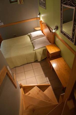 Imagen de la habitación del Hotel H&ocirc;tel La Garenne. Foto 10