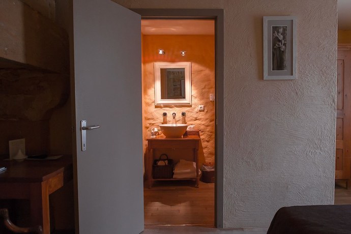 Imagen de la habitación del Hotel H&ocirc;tel La Grappe d\'Or. Foto 4