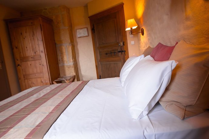 Imagen de la habitación del Hotel H&ocirc;tel La Grappe d\'Or. Foto 9