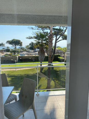 Imagen de la habitación del Hotel H&ocirc;tel La Lagune. Foto 11