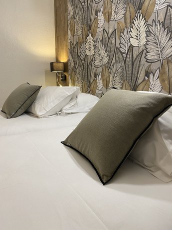 Imagen de la habitación del Hotel H&ocirc;tel La Lagune. Foto 13