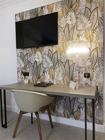 Imagen de la habitación del Hotel H&ocirc;tel La Lagune. Foto 15