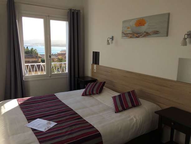 Imagen de la habitación del Hotel H&ocirc;tel La Petite Boh&egrave;me. Foto 7