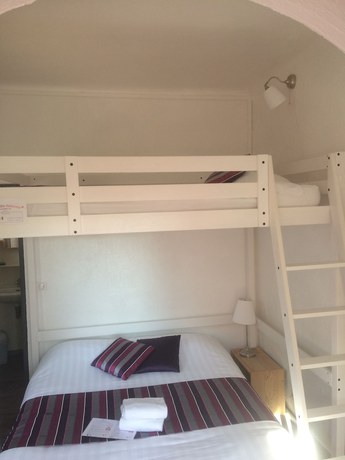 Imagen de la habitación del Hotel H&ocirc;tel La Petite Boh&egrave;me. Foto 8