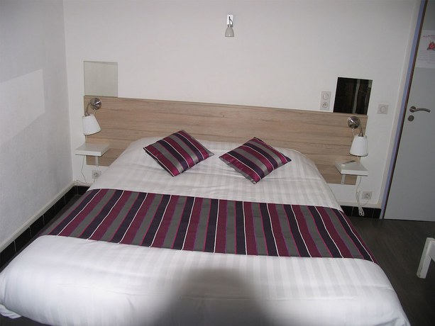 Imagen de la habitación del Hotel H&ocirc;tel La Petite Boh&egrave;me. Foto 9