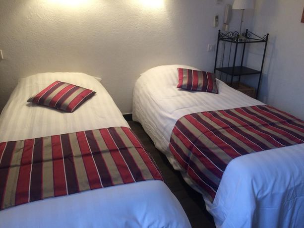 Imagen de la habitación del Hotel H&ocirc;tel La Petite Boh&egrave;me. Foto 13