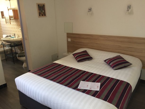 Imagen de la habitación del Hotel H&ocirc;tel La Petite Boh&egrave;me. Foto 14