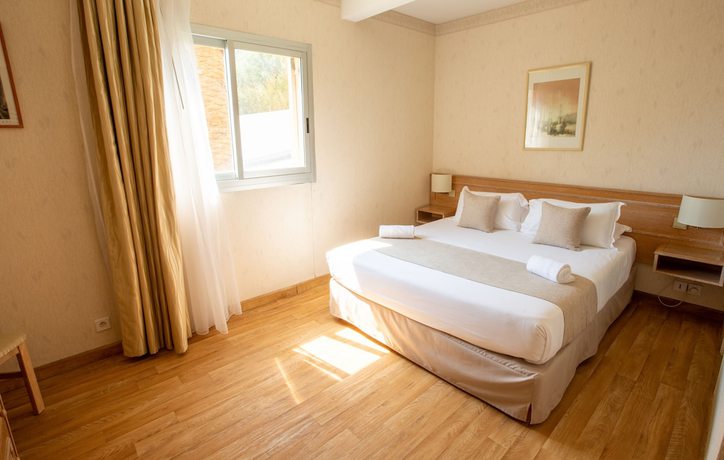 Imagen de la habitación del Hotel H&ocirc;tel La Pin&egrave;de. Foto 3