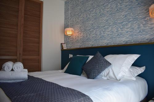 Imagen de la habitación del Hotel H&ocirc;tel La Piscine. Foto 5